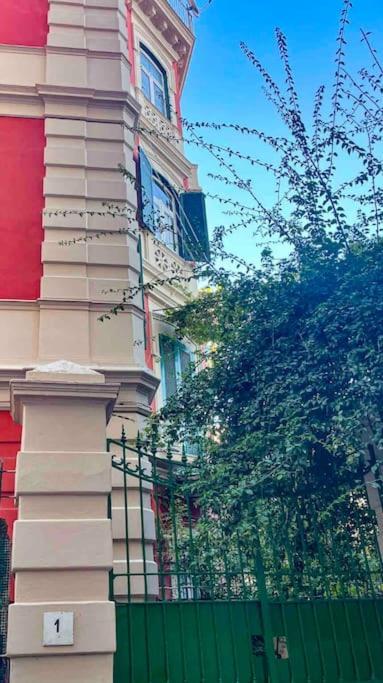 Bouganville Holiday House نابولي المظهر الخارجي الصورة